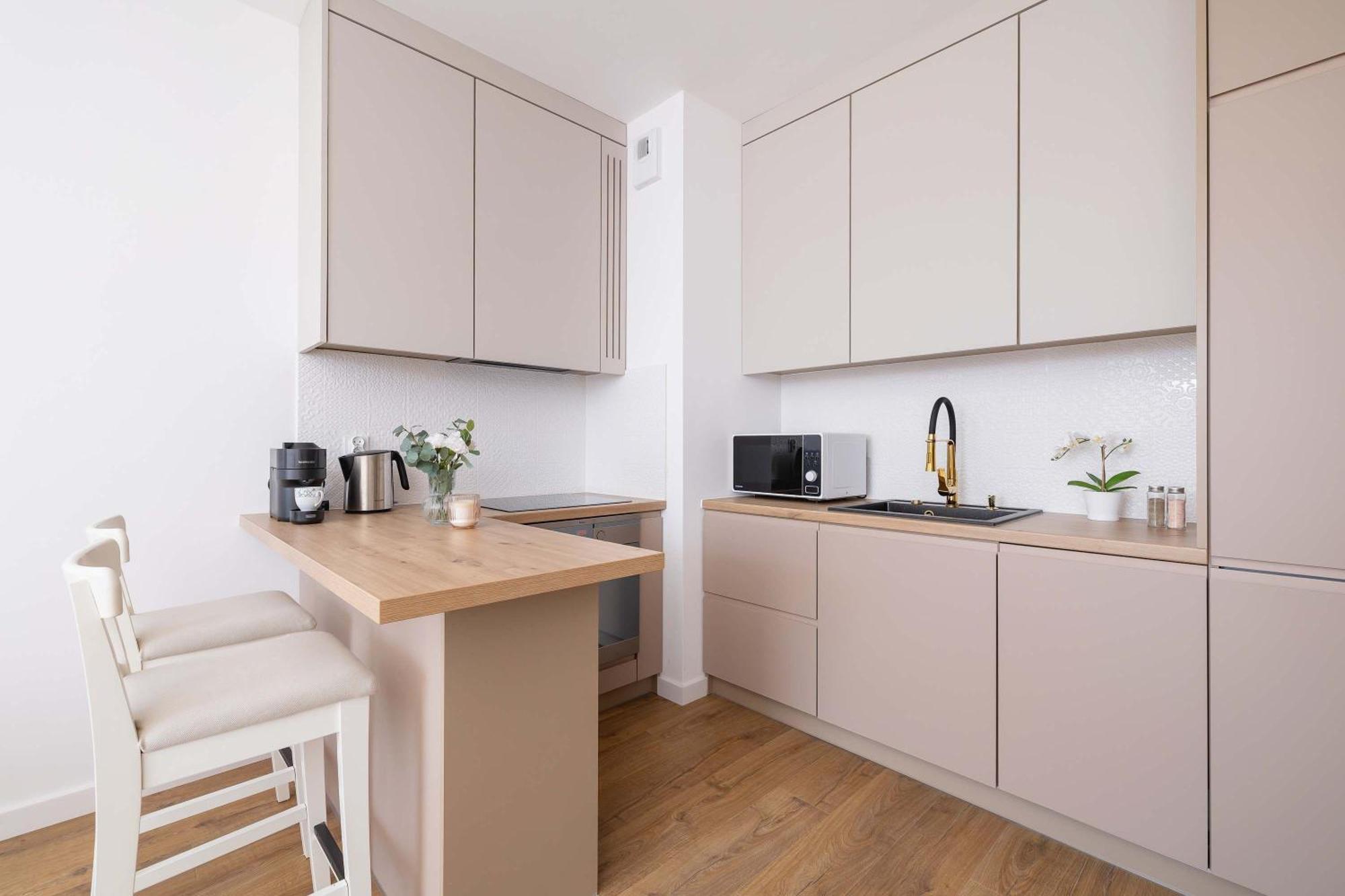 Apartment Jasny Z Umeblowanym Balkonem W Krakowie Blisko Stawu By Renters *